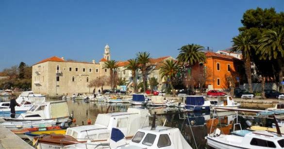 Apartment Simply Rodin Kastela Exterior photo